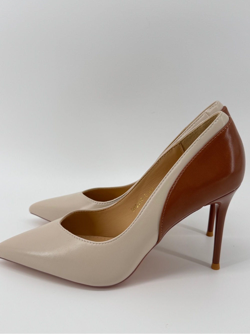 Pointed Toe Two-Tone Women's Pumps - Cream and Brown - Picture 2 of 5